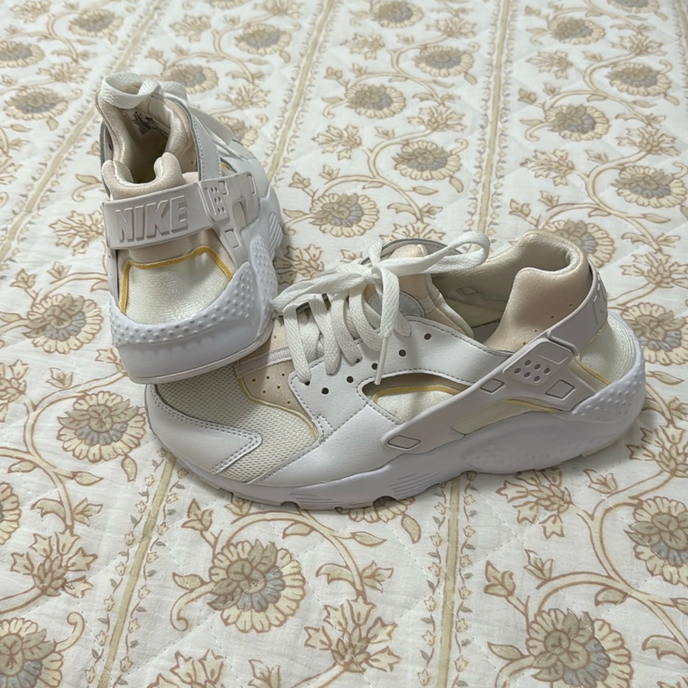 Youth Nike Huarache Shoes